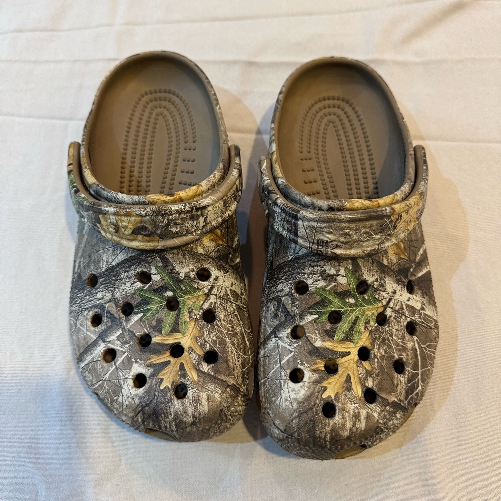 Adult Classic Camo Crocs - Clog Size 6 men / 8 women